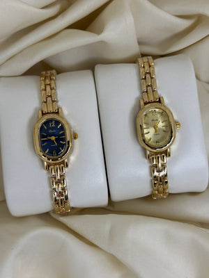 ساعة بيضاوية ذهبية ⌚