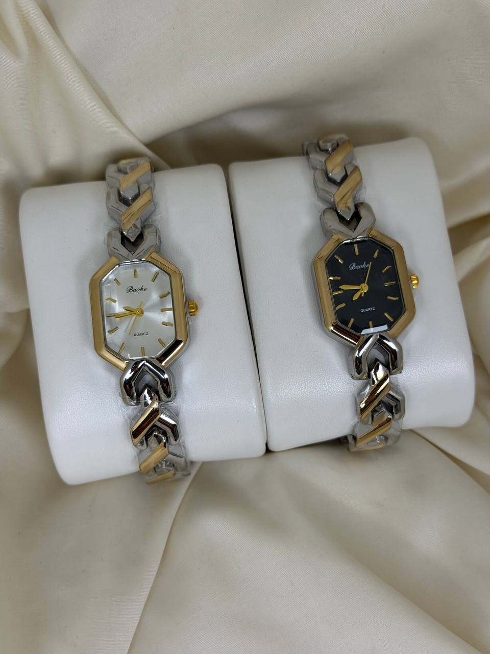 ساعة مثمنة ذهبي وفضي ⌚